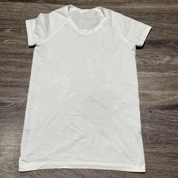 lululemon athletica Tops - Lululemon Swiftly Womens short Sleeve Shirt 8 light Pullover Crew neck Stretch